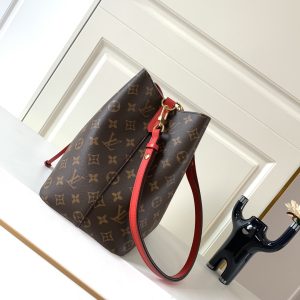 Louis Vuitton Bag M44021