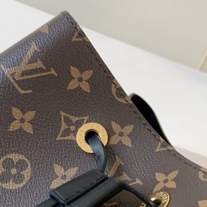 Louis Vuitton Bag M44020