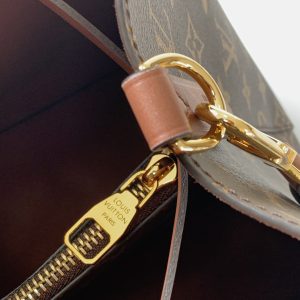Louis Vuitton Bag M44887