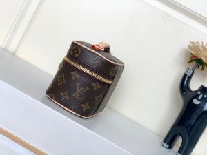 Louis Vuitton Bag M44936