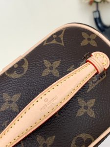 Louis Vuitton Bag M44936