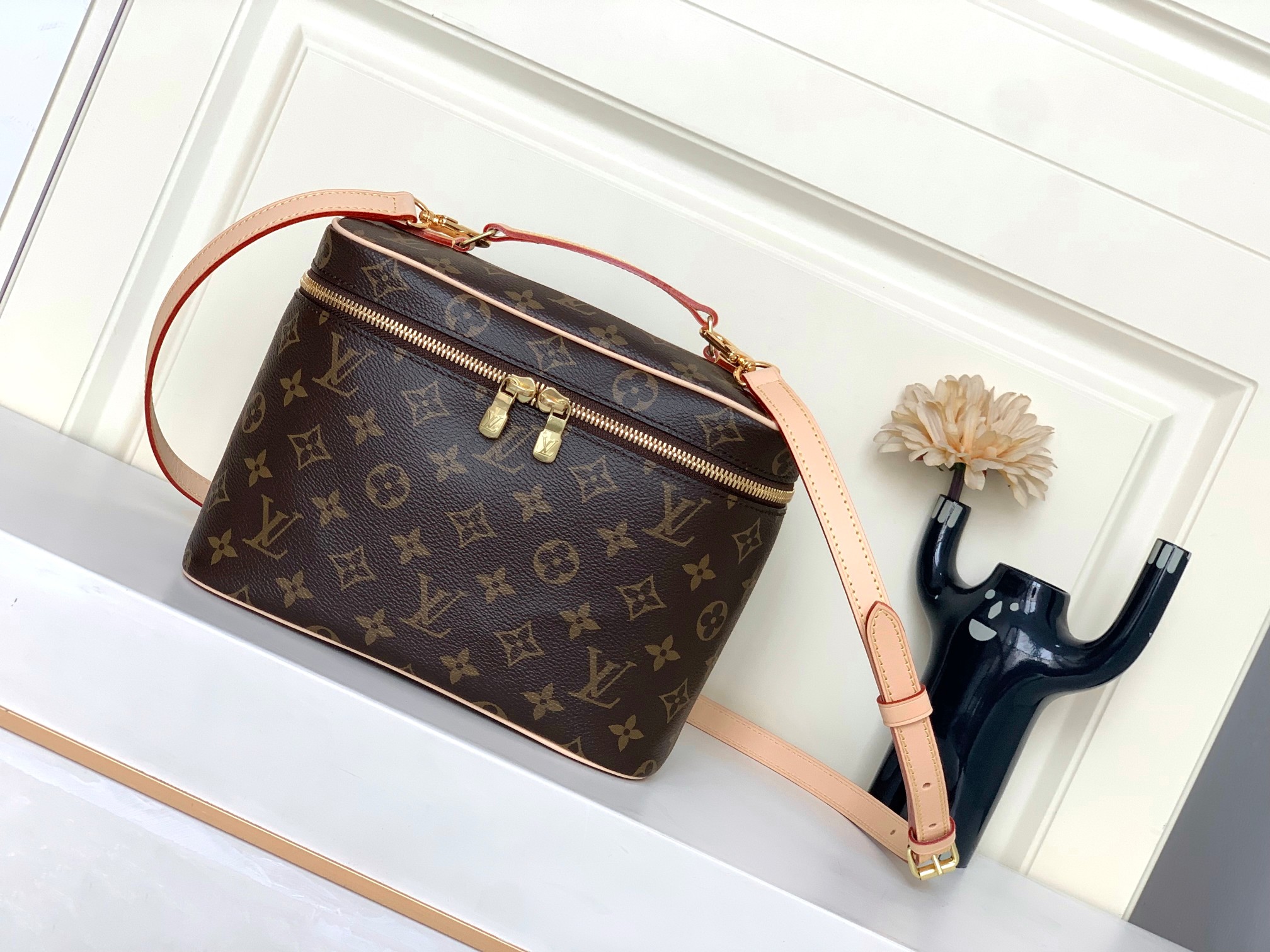 Louis Vuitton Bag M42265