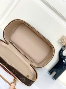 Louis Vuitton Bag M42265