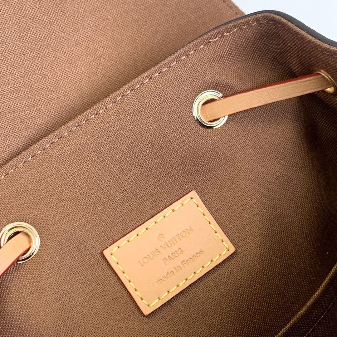 Louis Vuitton Bag M45501