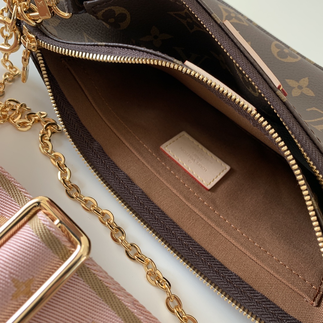 Louis Vuitton Handbag M44840