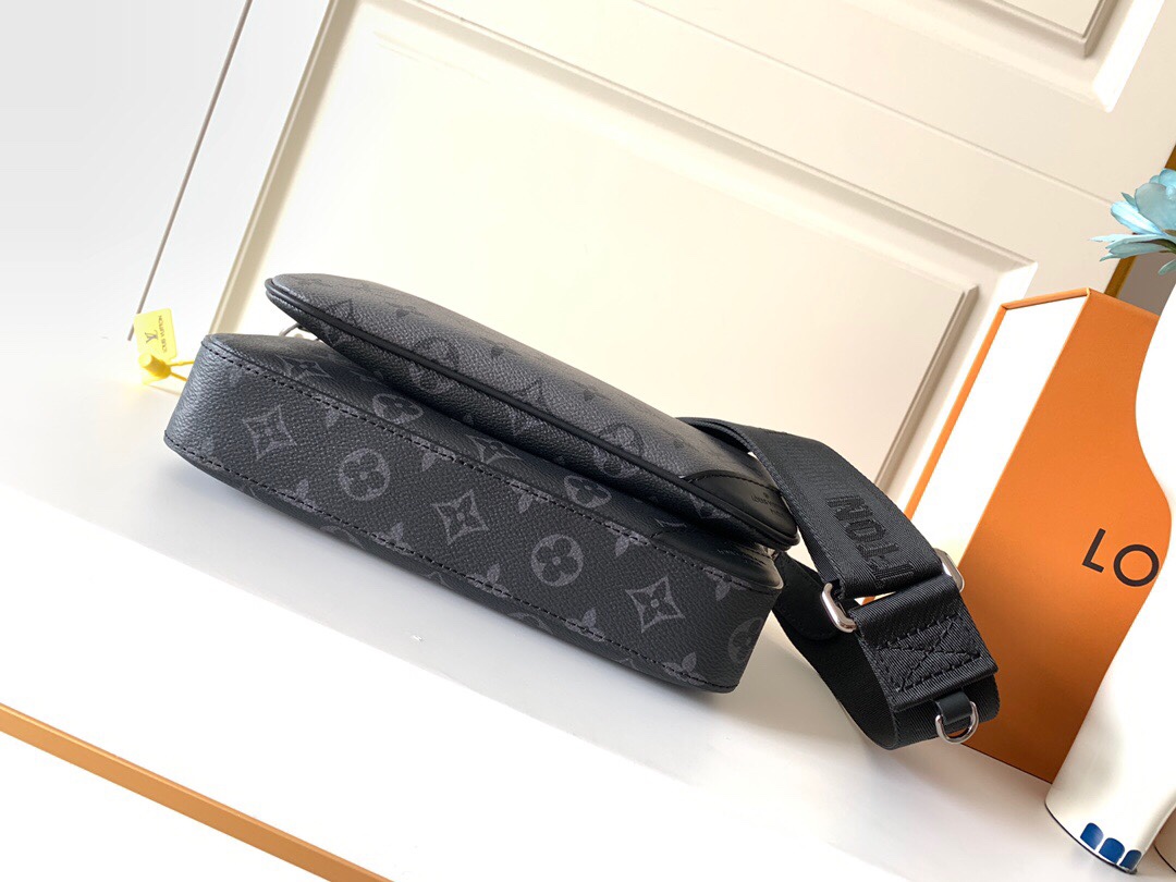 Louis Vuitton Bag M69443