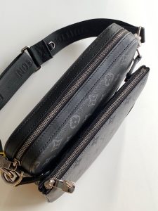 Louis Vuitton Bag M69443