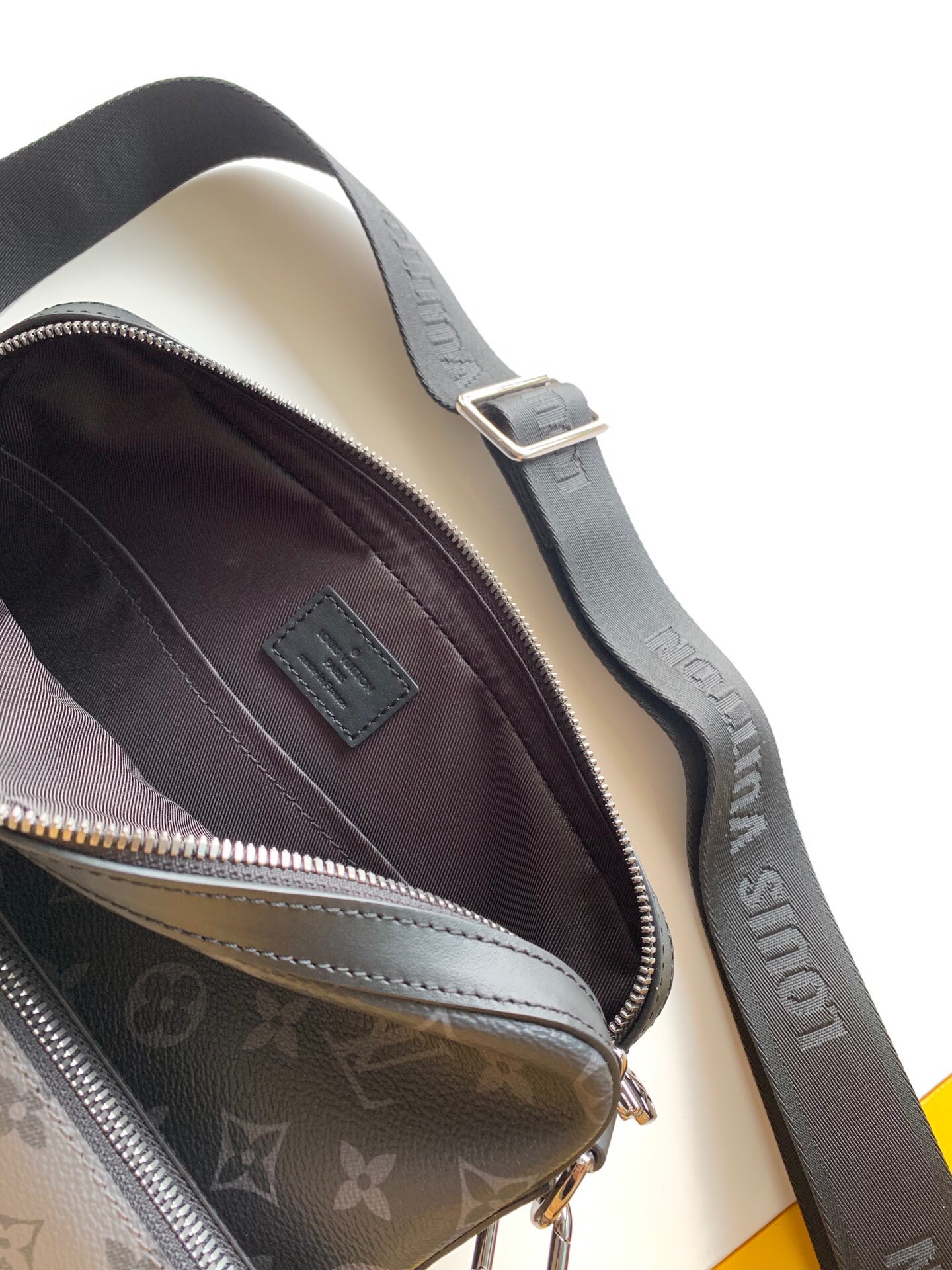 Louis Vuitton Bag M69443