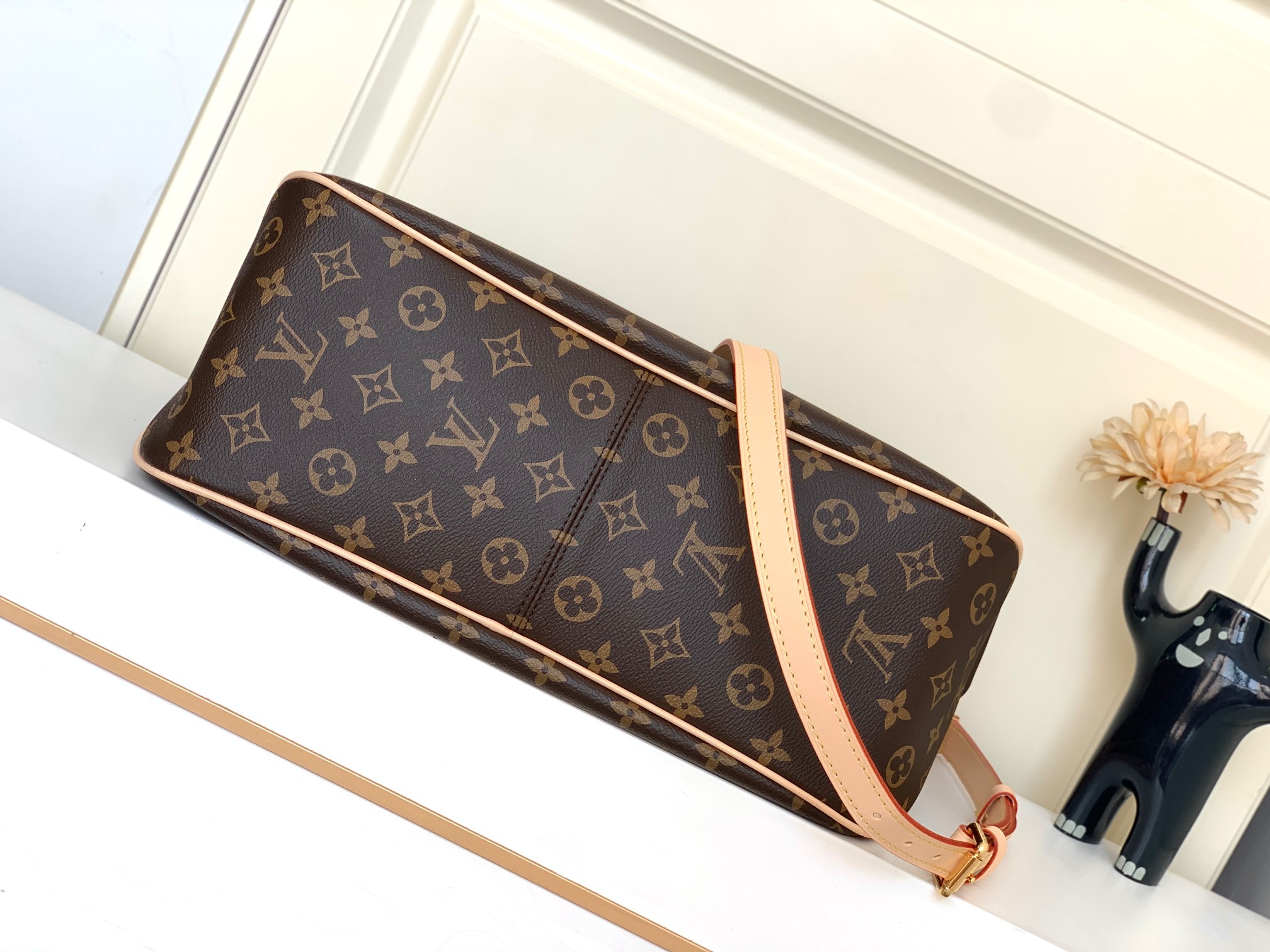 Louis Vuitton Bag M40352