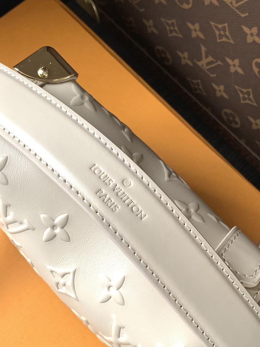 Louis Vuitton Handbag M14571