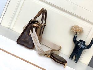 Louis Vuitton Bag M46653