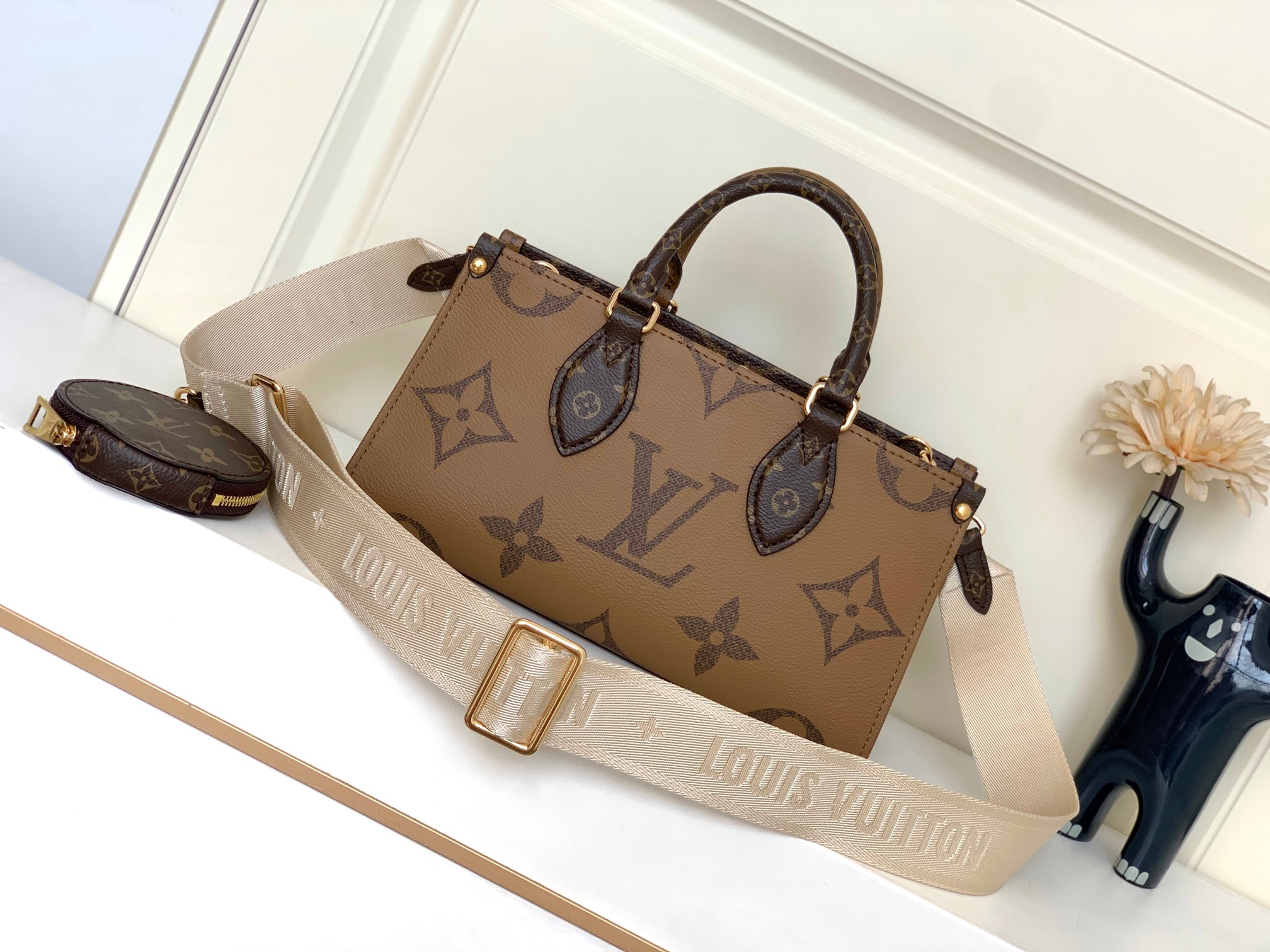 Louis Vuitton Bag M46653