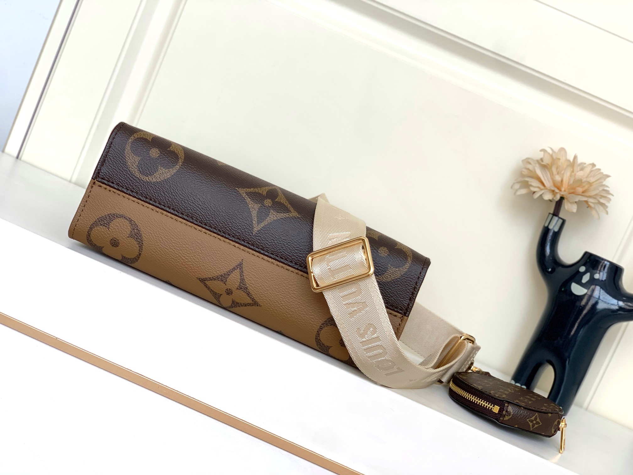 Louis Vuitton Bag M46653