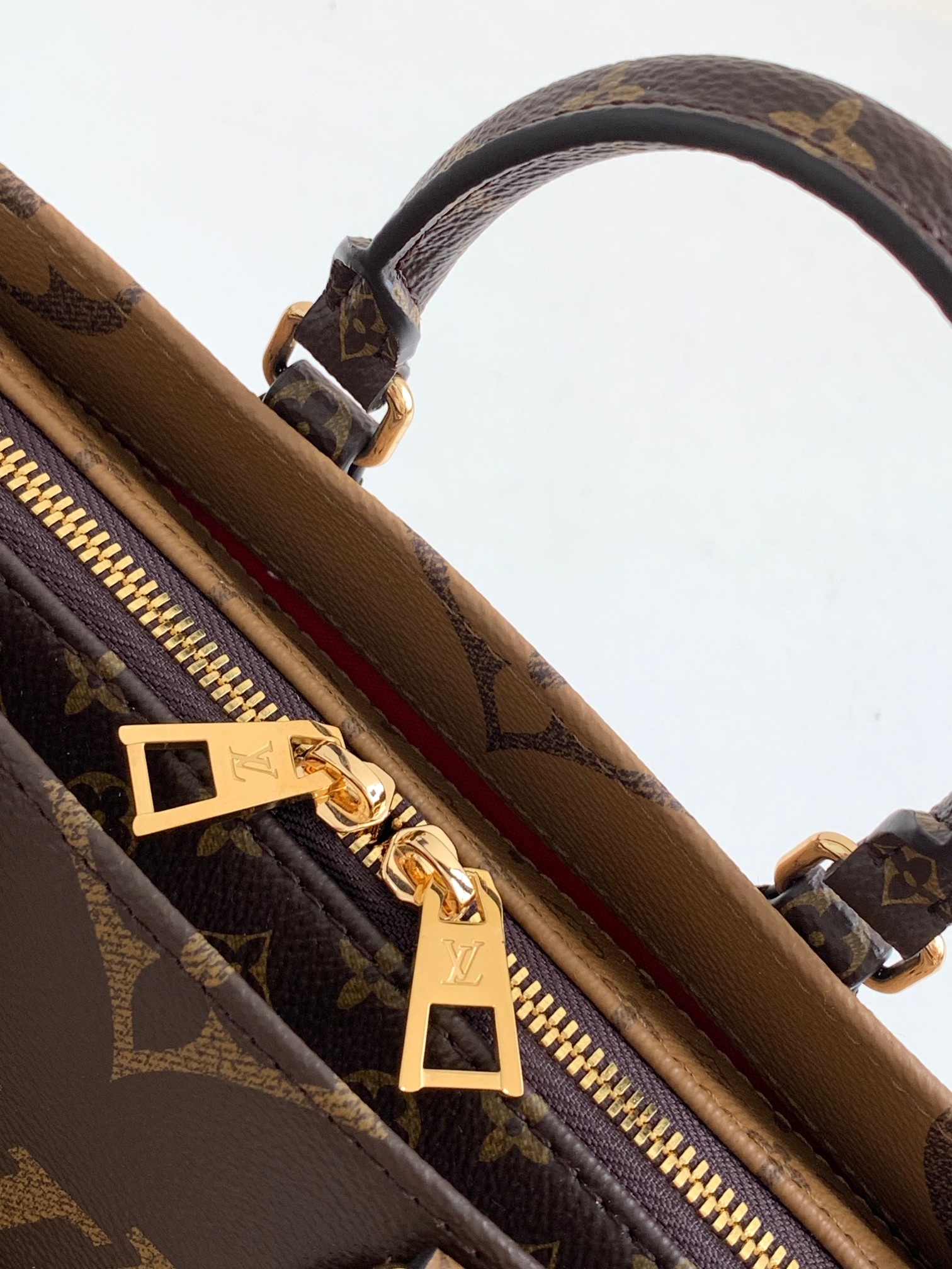 Louis Vuitton Bag M46653
