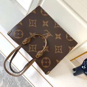 Louis Vuitton Bag M44576