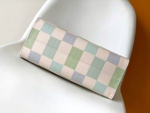 Louis Vuitton Handbag M46913