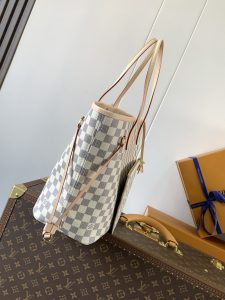 Louis Vuitton Tote Bag M46987