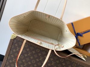 Louis Vuitton Tote Bag M46987