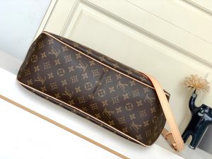 Louis Vuitton Bag M40353