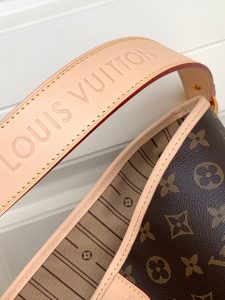 Louis Vuitton Bag M40353