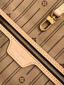 Louis Vuitton Bag M40353