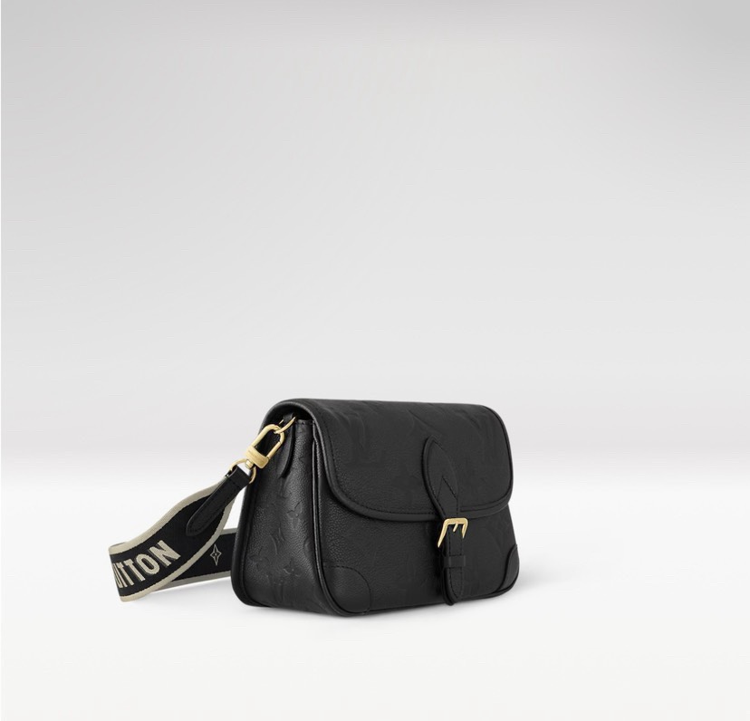 Louis Vuitton Shoulder Bag M47161 in Black