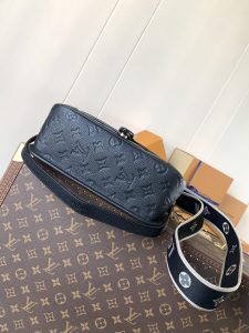 Louis Vuitton Shoulder Bag M47161 in Black