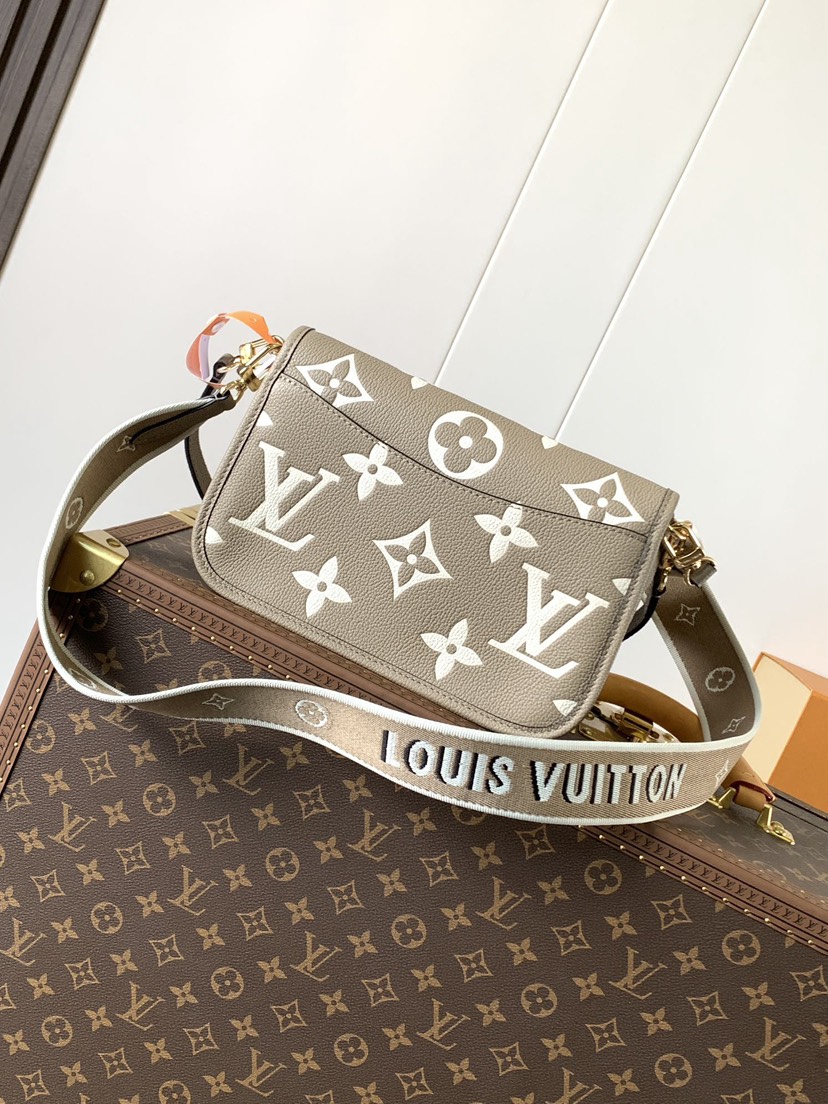 Louis Vuitton Shoulder Bag M47161 in Black