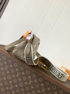 Louis Vuitton Shoulder Bag M47161 in Black