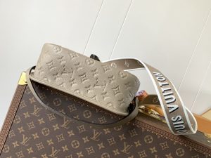 Louis Vuitton Shoulder Bag M47161 in Black
