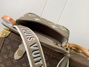 Louis Vuitton Shoulder Bag M47161 in Black