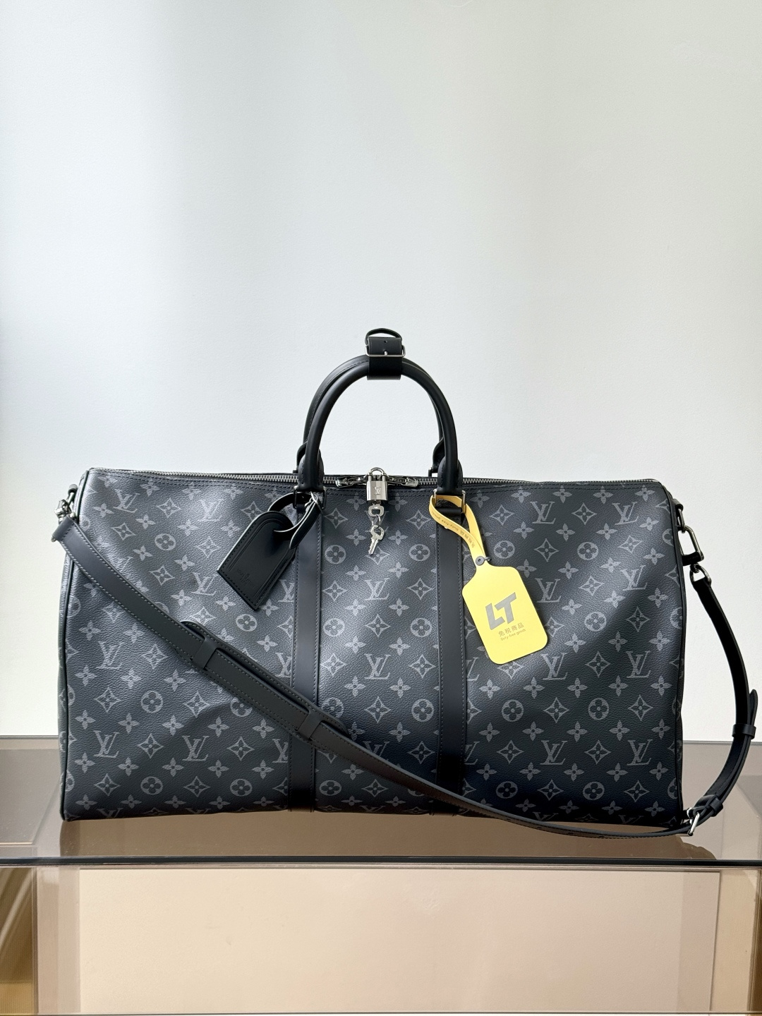Louis Vuitton Handbag M40605