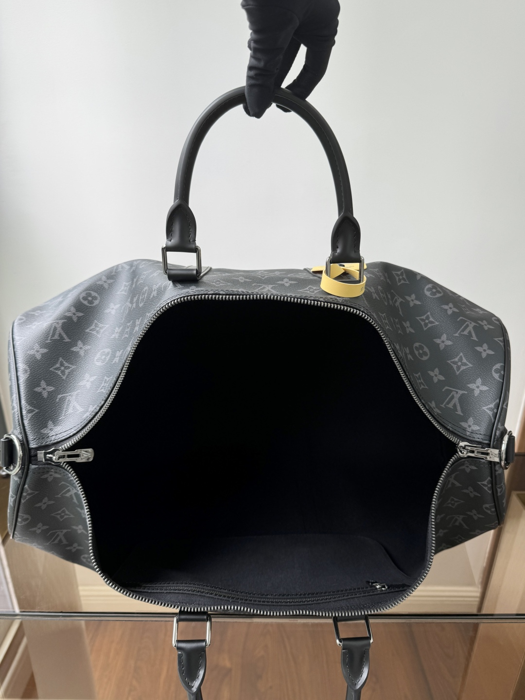 Louis Vuitton Handbag M40605