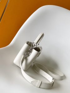 Louis Vuitton Shoulder Bag M24671 in Black