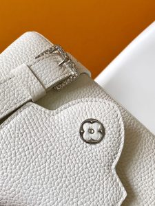 Louis Vuitton Shoulder Bag M24671 in Black