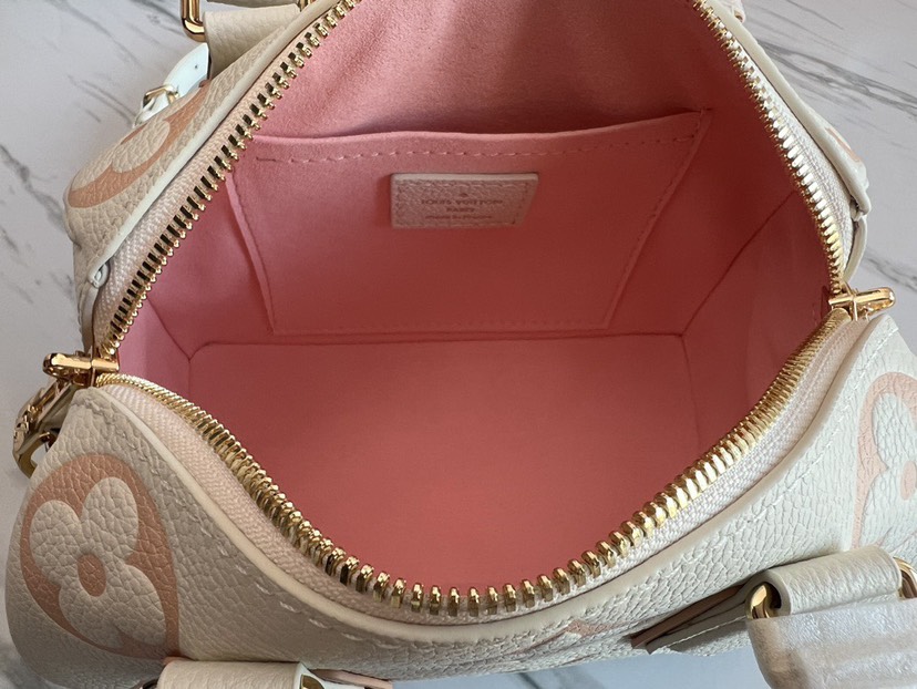 Louis Vuitton Shoulder Bag M46875