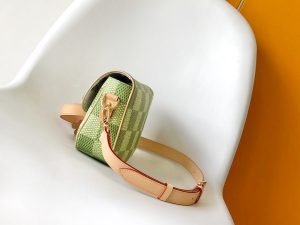 Louis Vuitton Messenger Bag 47060