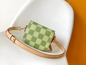 Louis Vuitton Messenger Bag 47060