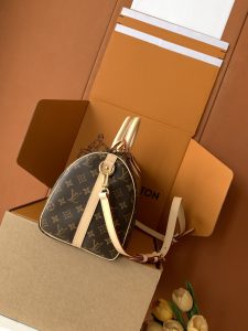 Louis Vuitton Handbag M46980