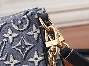 Louis Vuitton Handbag M29895