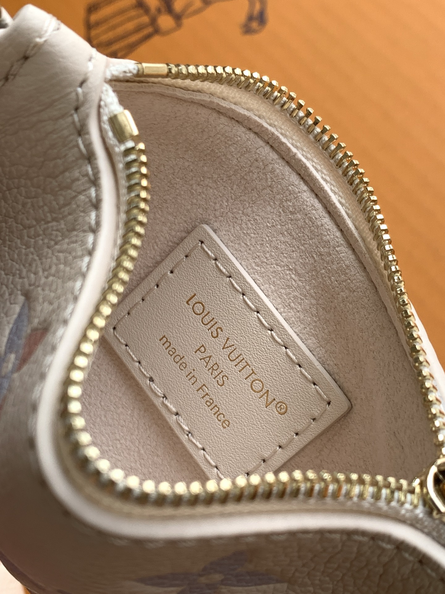 Louis Vuitton Bucket Bag M25673