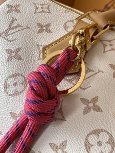 Louis Vuitton Handbag M15108