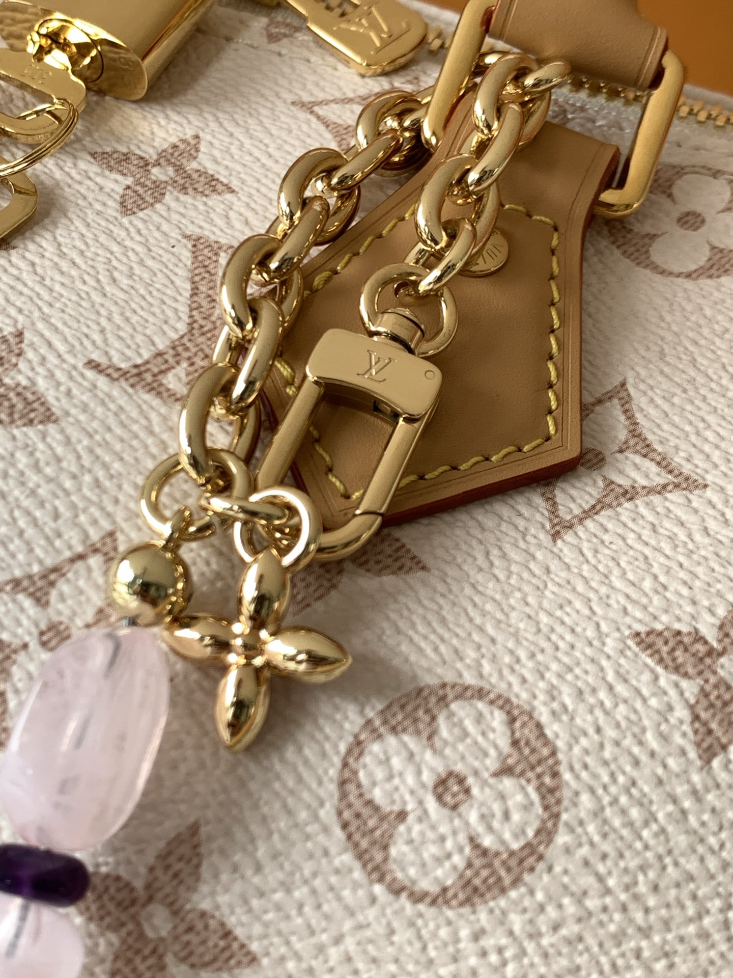 Louis Vuitton Handbag M15108