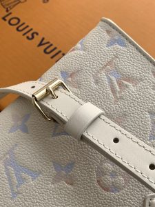 Louis Vuitton Handbag M25770
