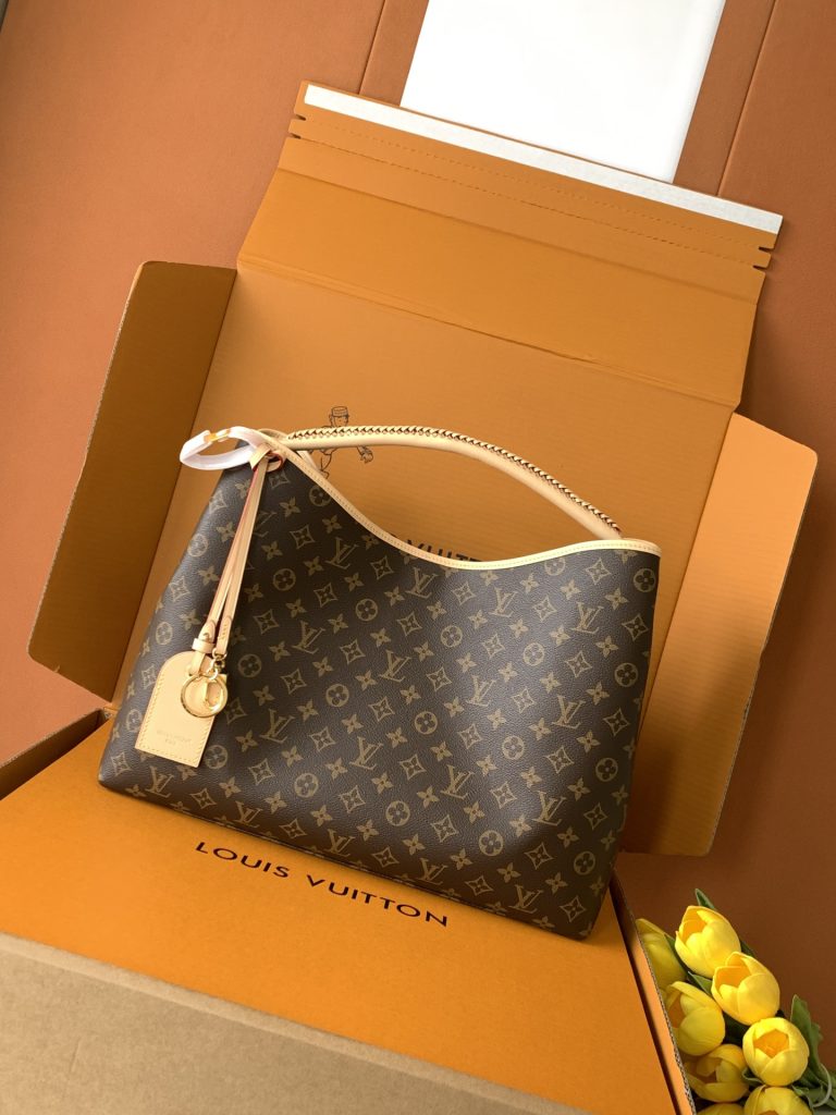 Louis Vuitton Handbag M25877