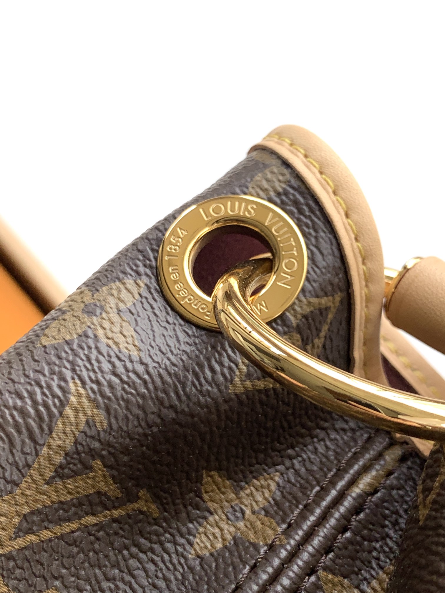 Louis Vuitton Handbag M25877