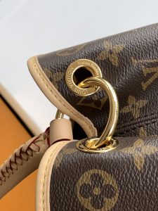 Louis Vuitton Handbag M25877