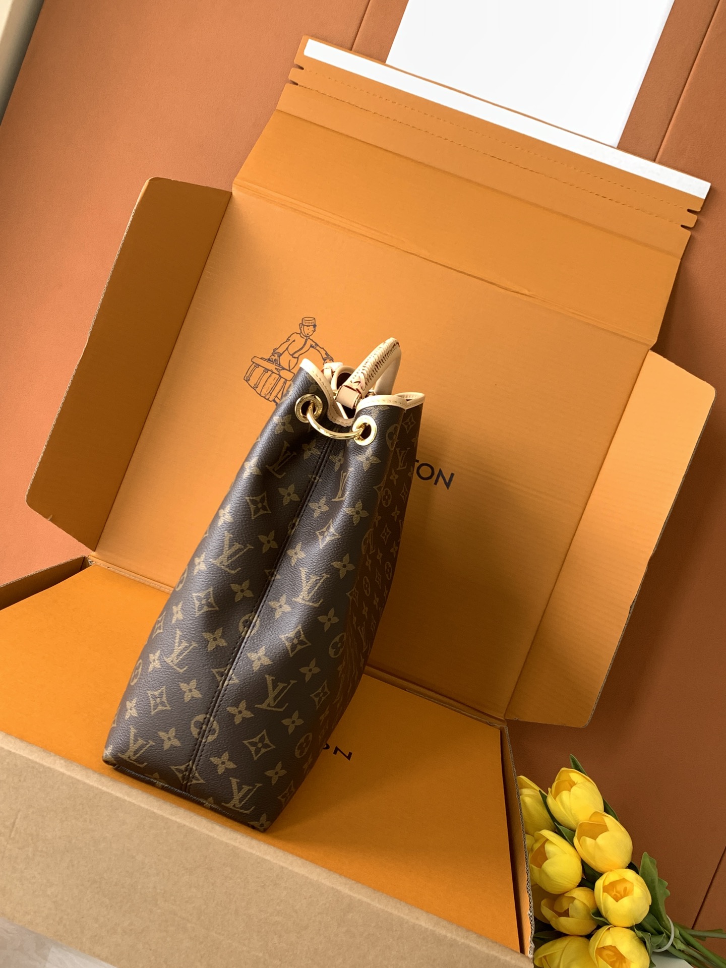 Louis Vuitton Handbag M25877