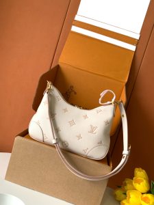 Louis Vuitton Handbag M14634 in White