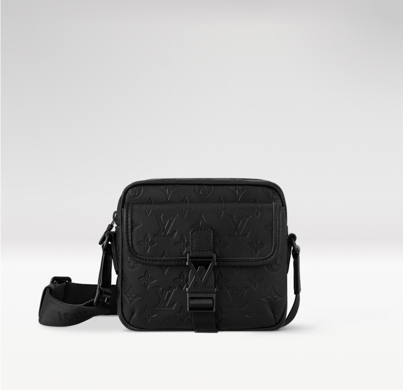 Louis Vuitton Messenger Bag M12516
